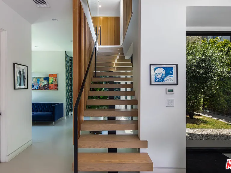 631 N Curson Ave — Photo 14