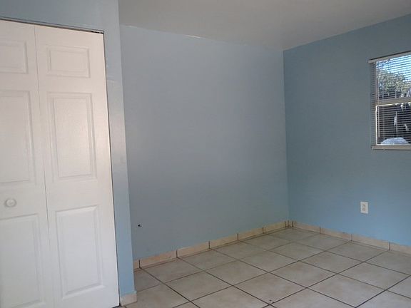 3rd image of 2328 W Saint John St APT C