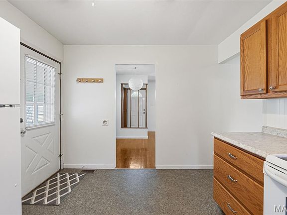 5th image of 719 Mineral St
