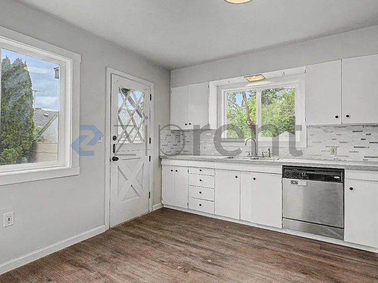 1315 N Russet St — Photo 8