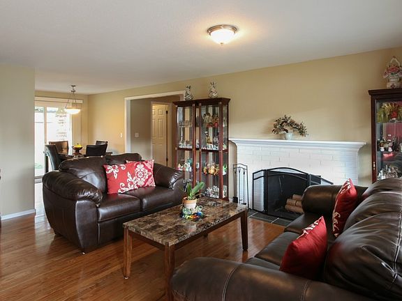 3rd image of 2074 Madrona Dr SE