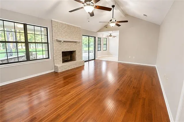 4 bed, 2.0 bath, 2060 sqft, $2,600 — Photo 4