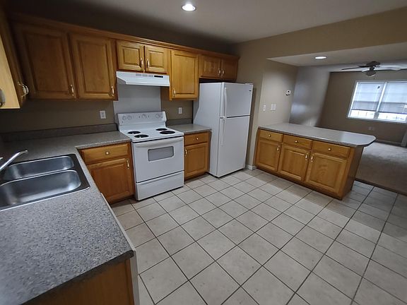 2nd image of 49 Pierce Rd APT 8