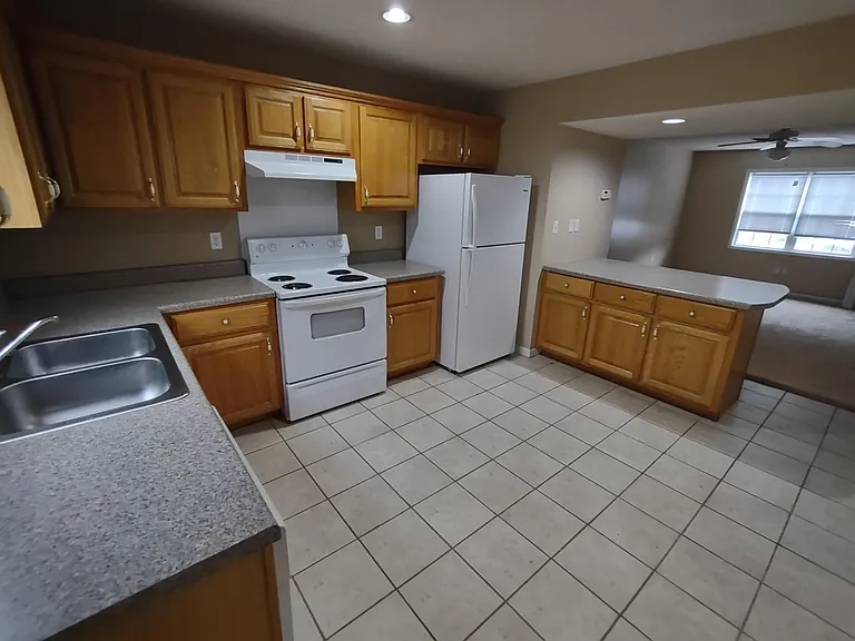 49 Pierce Rd #8 — Photo 2