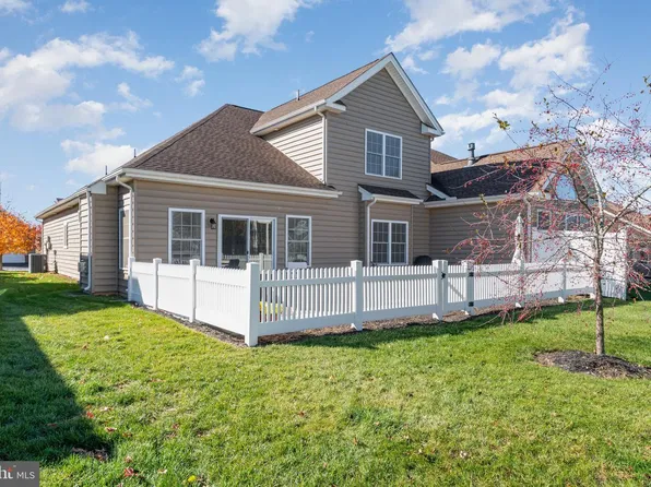 153 James Madison Dr, Mechanicsburg, PA 17050