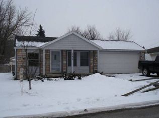 105 E Oakwood Dr, Byron, IL 61010