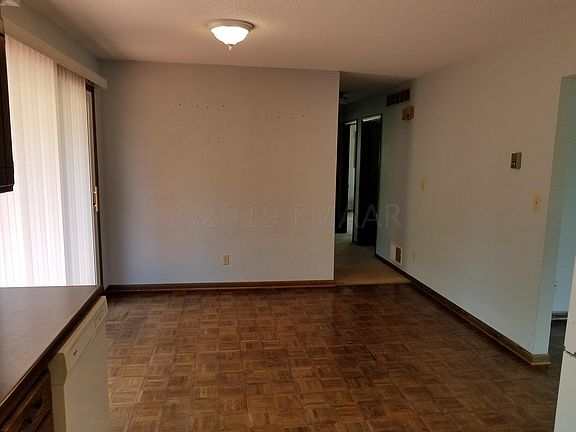 4th image of 319 10th Ave SE