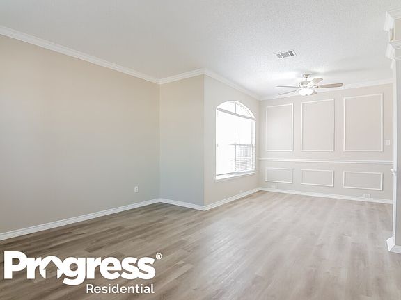 4th image of 2200 Park Hurst Dr