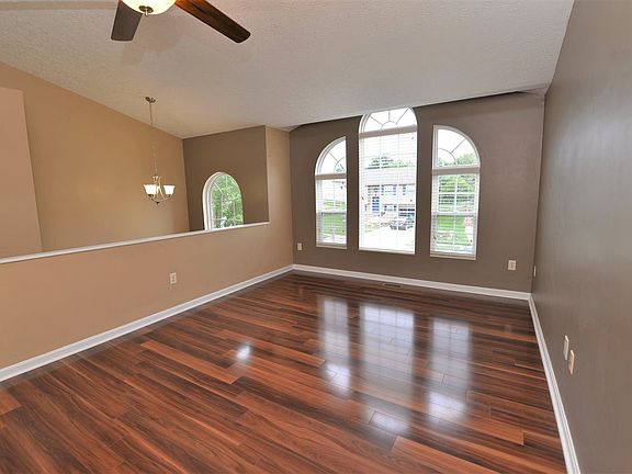 2nd image of 2850 Donjoy Dr