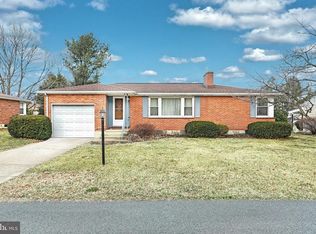271 Haybrook Dr, York, PA 17406