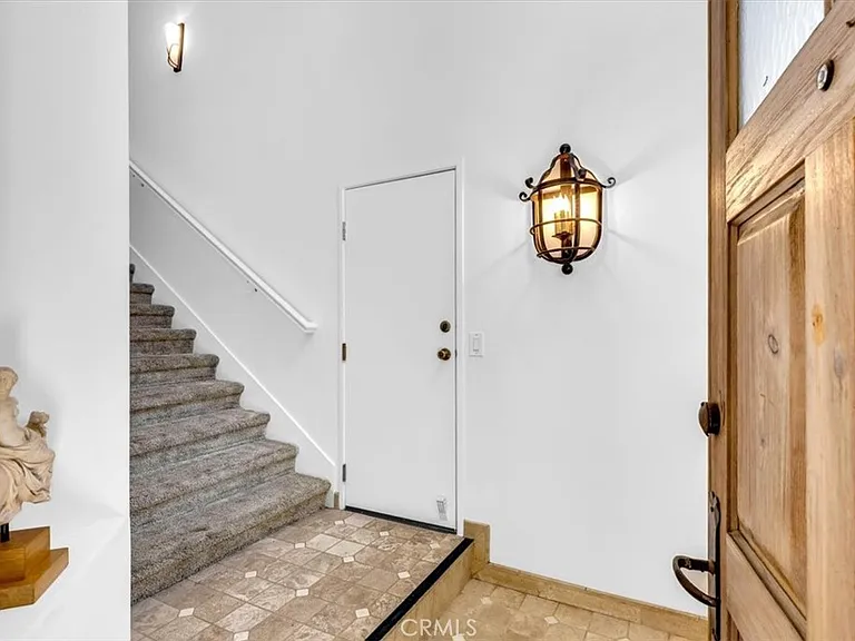 4 Veroli Ct — Photo 2