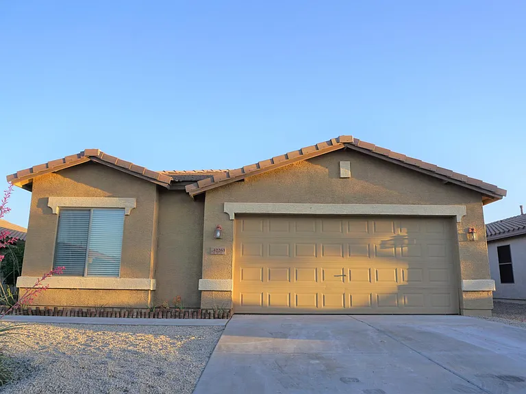 42263 W Oakland Dr — Photo 1