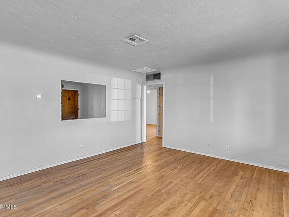 5th image of 8264 Courtland Dr