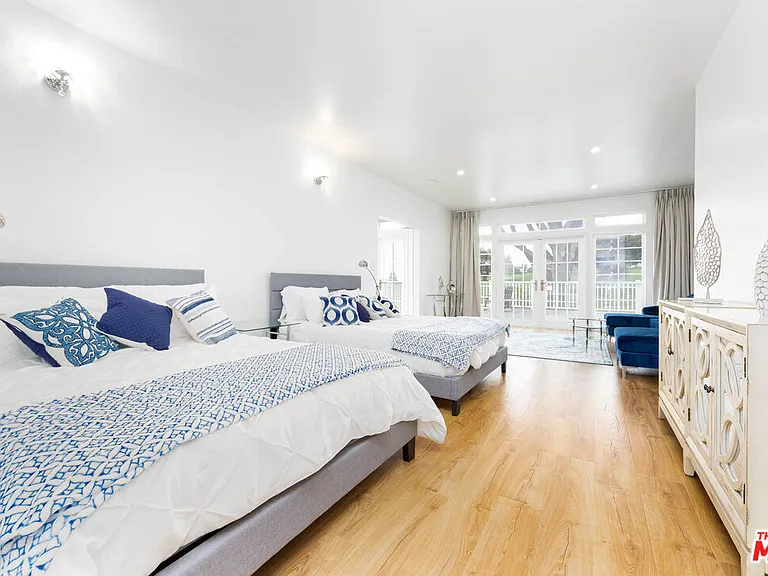 1110 W Muirlands Dr — Photo 21