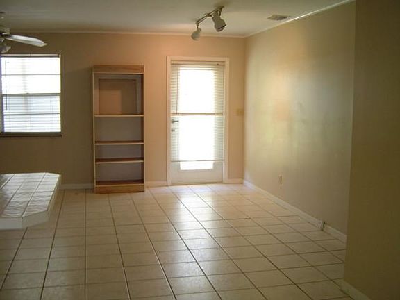 2nd image of 26 Calle Uno Rockland Ky