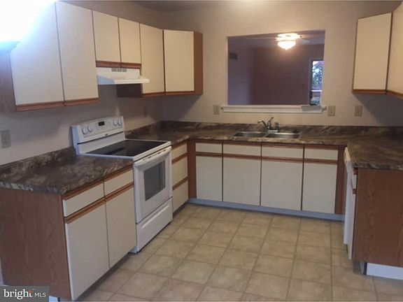 5th image of 216 Vercelli Dr