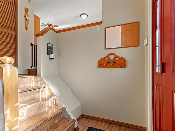 4th image of 32485 McRae Ave