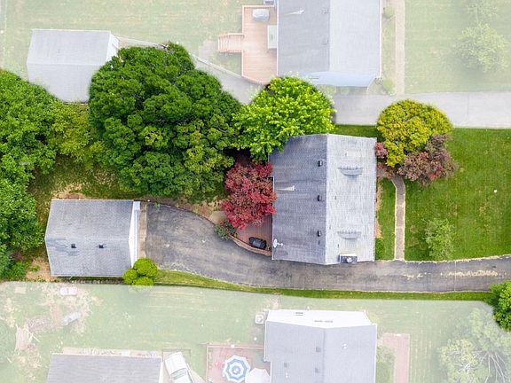 3rd image of 11611 Bragg Ave