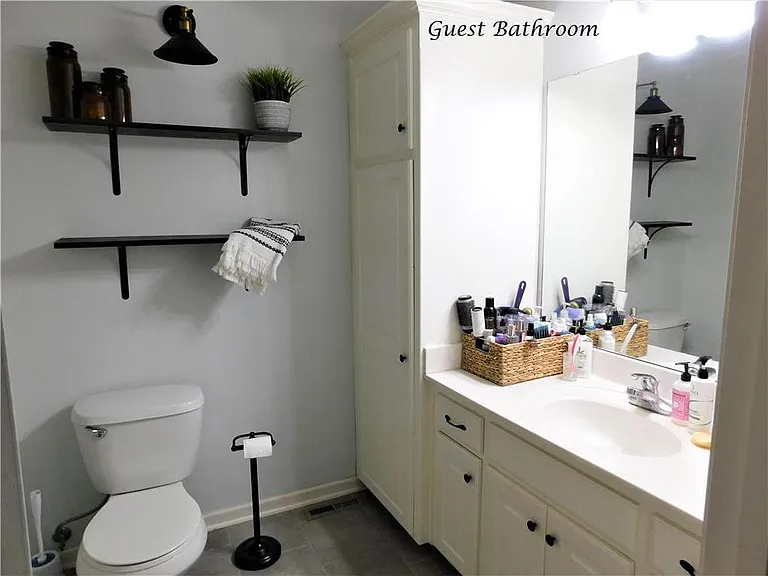 1501 Stoneybrooke Dr — Photo 10