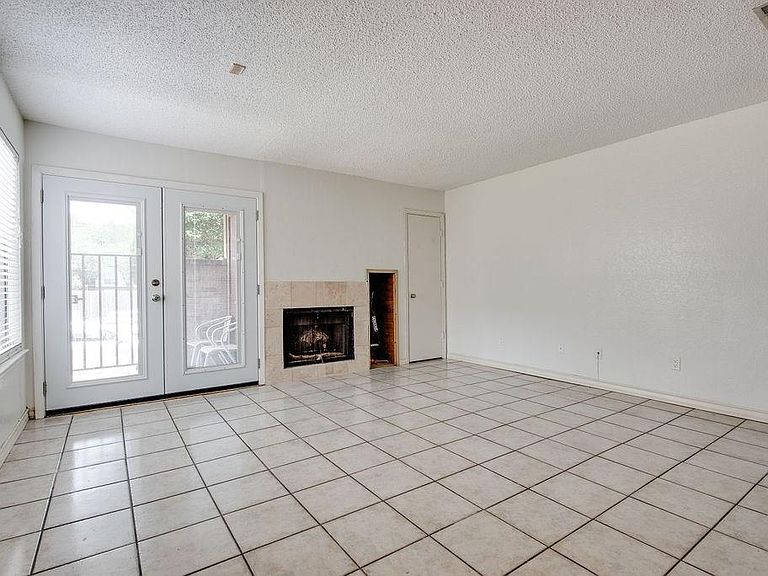 Arlington Oaks Condominiums - Arlington, TX | Zillow