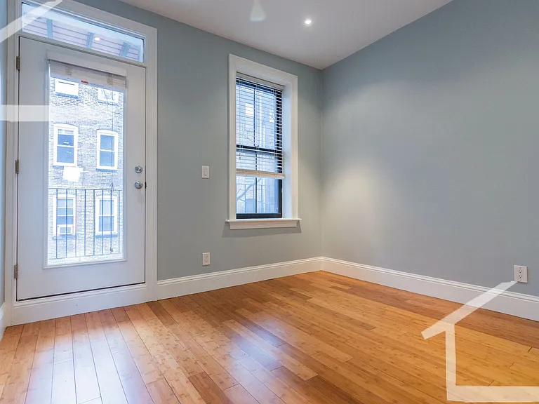 9 Cortes St #3 — Photo 2