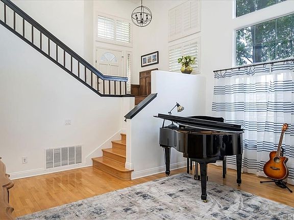 4th image of 24600 Brighton Dr Unit A