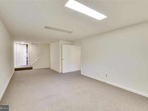 5th image of 12816 Tewksbury Dr