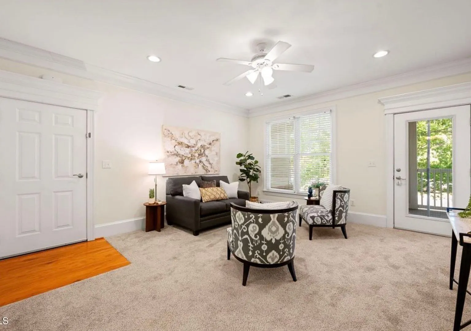 Beautifully Updated Cary Park Condo Open Floor Plan & Covered Deck — Photo 2