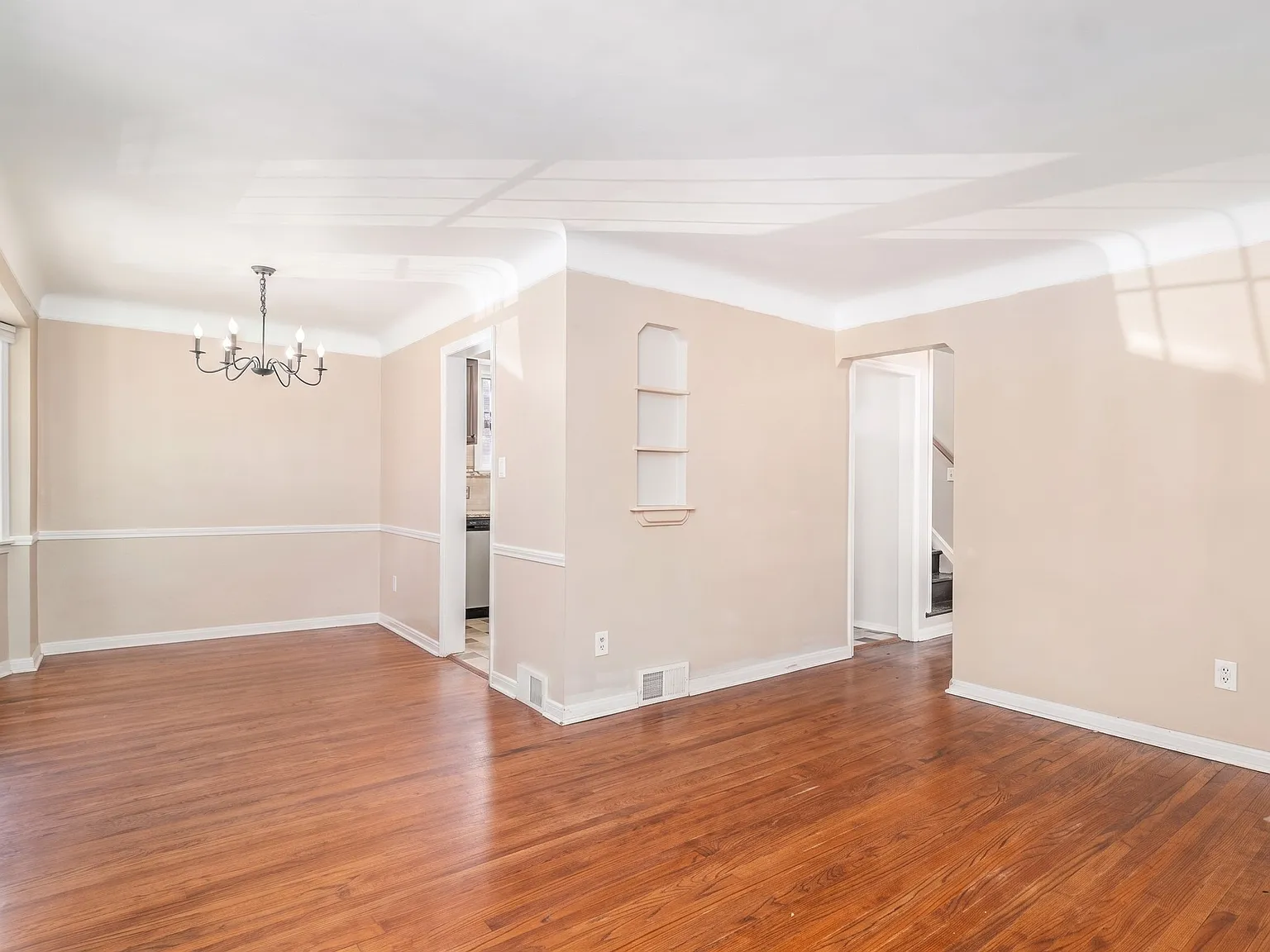 3 bed, 1332 sqft, $2,500 — Photo 3