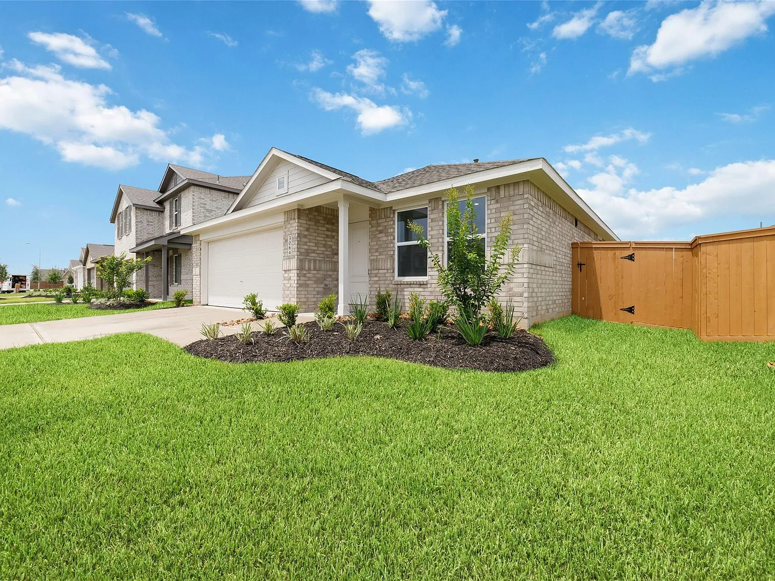 3 bed, 2.0 bath, $2,150 — Photo 2