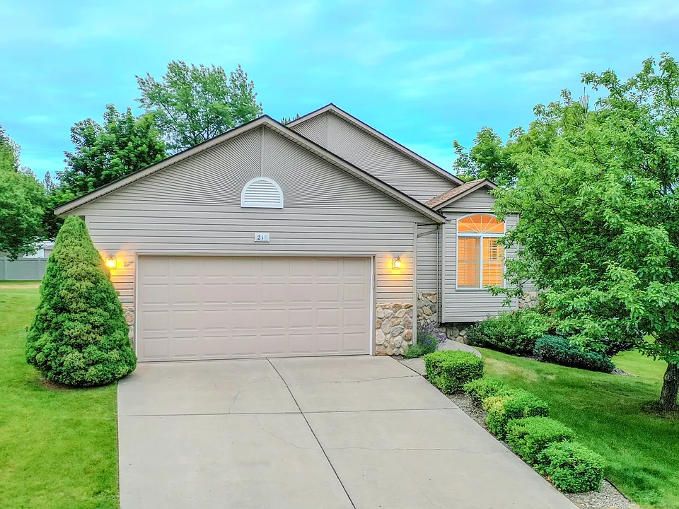217 S Coho Rd