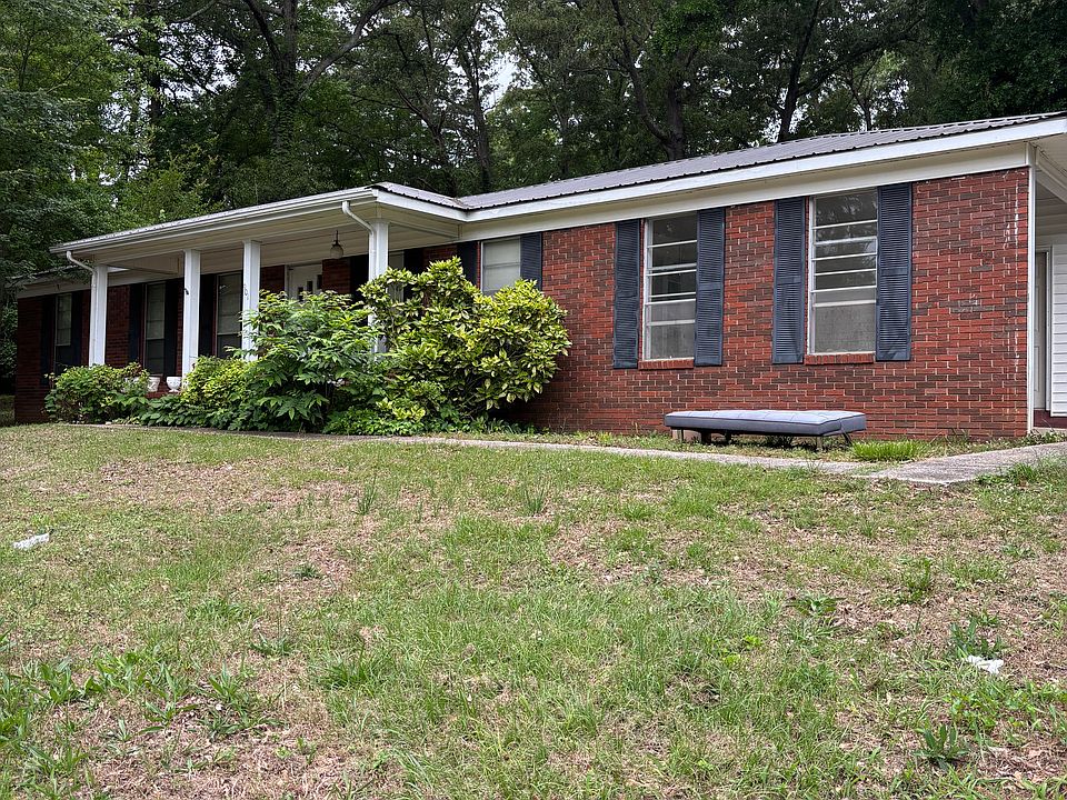 1st image of 901 Carson Ln SW