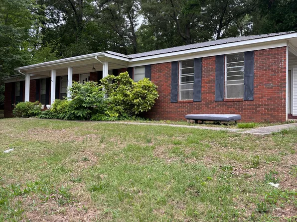 901 Carson Ln SW, Jacksonville, AL 36265