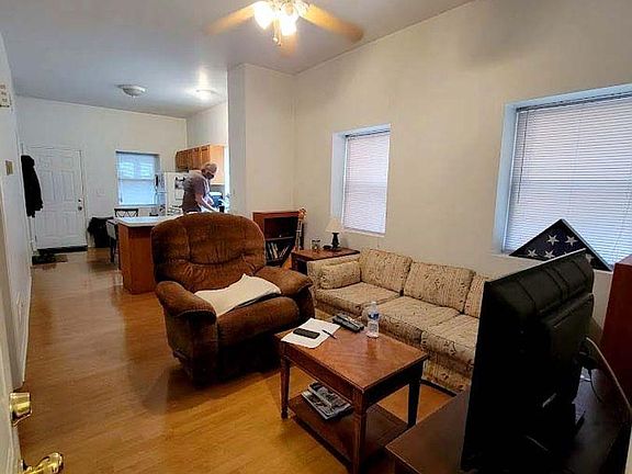 4th image of 3443 S Union Ave #1RR