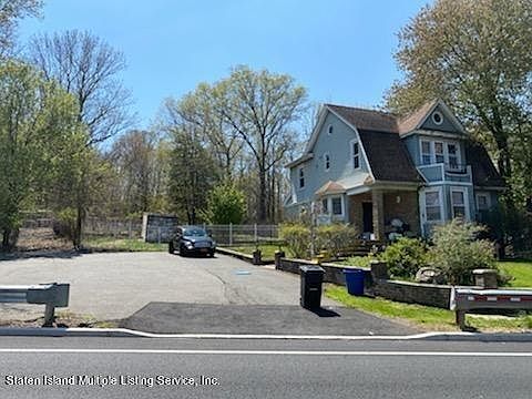 2nd image of 6716 Amboy Rd