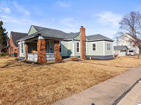 2004 Grant St, Blair, NE 68008