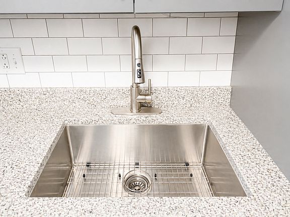 3rd image of 6297 Robinson Rd APT 5