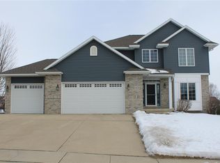 4228 Orchard Hill Dr, Cedar Falls, IA 50613