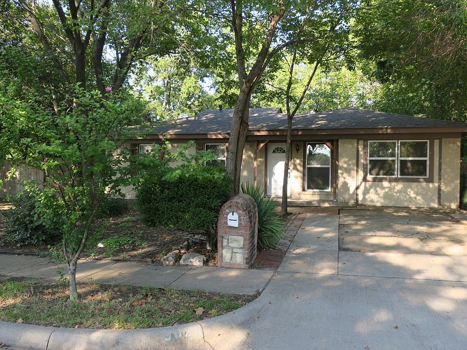 1st image of 3025 Honeysuckle Dr