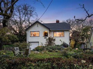 3404 Connorton Ln, Saanich, BC