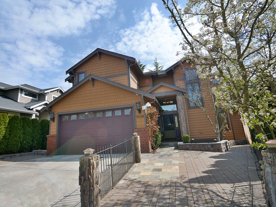 1st image of 1028 NE 153rd Ct