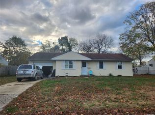 2904 Eagle Ave, Medford, NY 11763