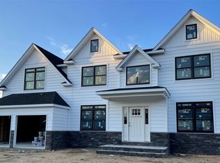 75 Lindbergh St, Massapequa Park, NY 11762