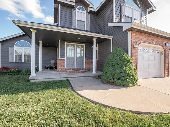 3rd image of 1412 Lakeview Dr
