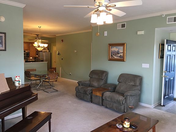 Living room dining RM combo