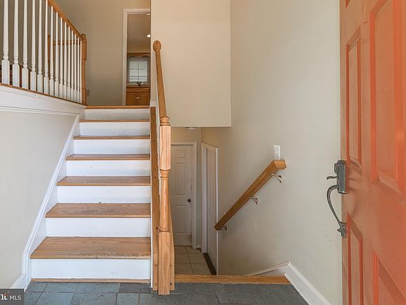 4th image of 105 Old Forest Cir
