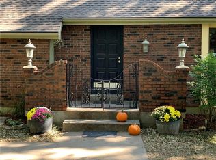 3607 Prather Rd, Kansas City, MO 64116