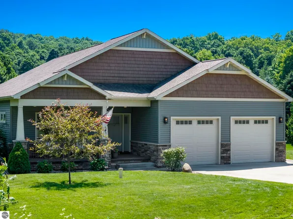 9366 E Summerfield Dr, Traverse City, MI 49684
