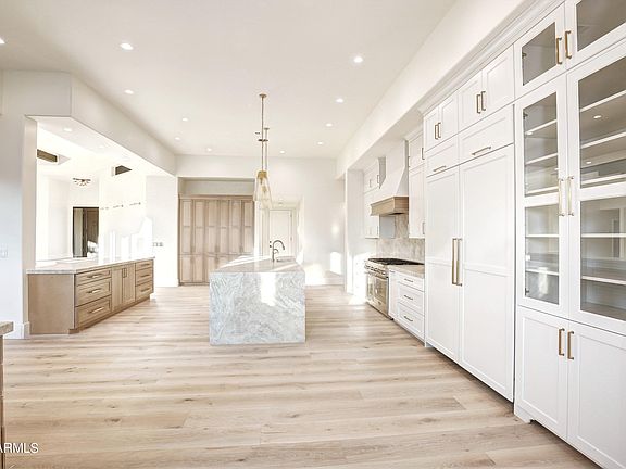 3rd image of 9290 E THOMPSON PEAK Parkway #415