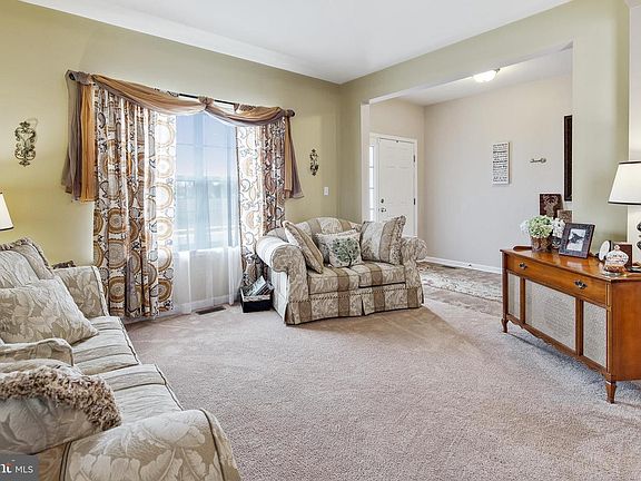 3rd image of 437 Georgiana Dr